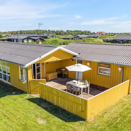 Uffi - 300m From The Sea By Interhome